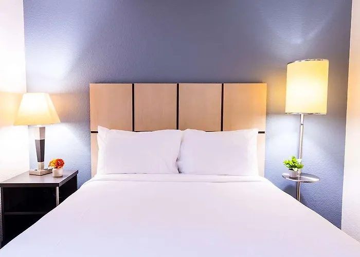 Sonesta Simply * Lansing